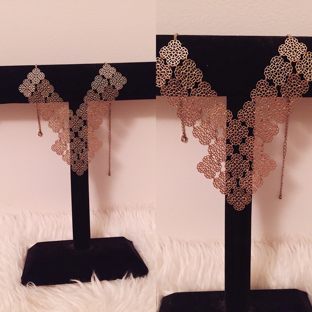 Statement necklace